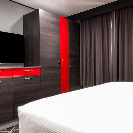 Astro Pasadena Hotel Extérieur photo