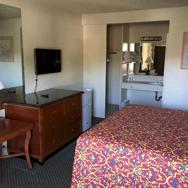 Astro Pasadena Hotel Extérieur photo
