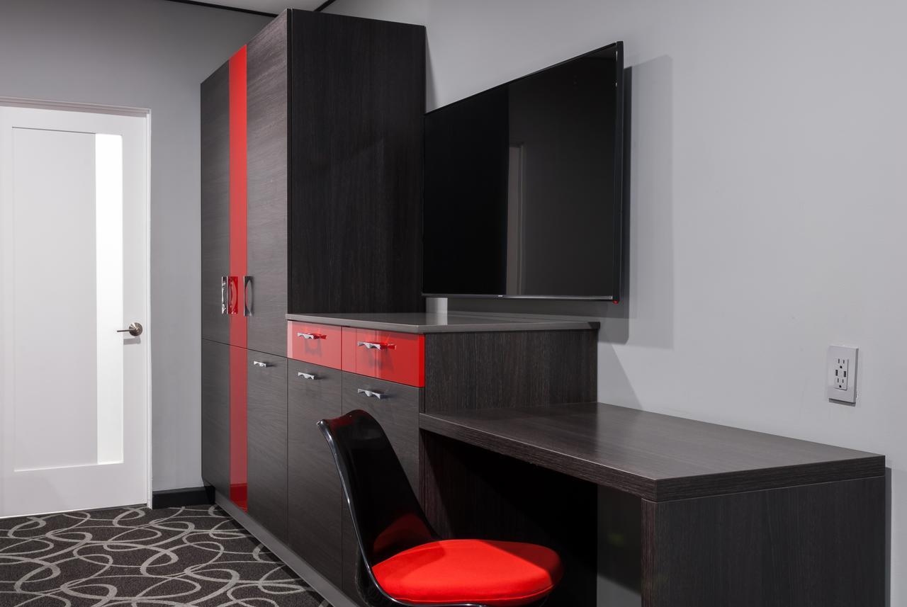 Astro Pasadena Hotel Extérieur photo