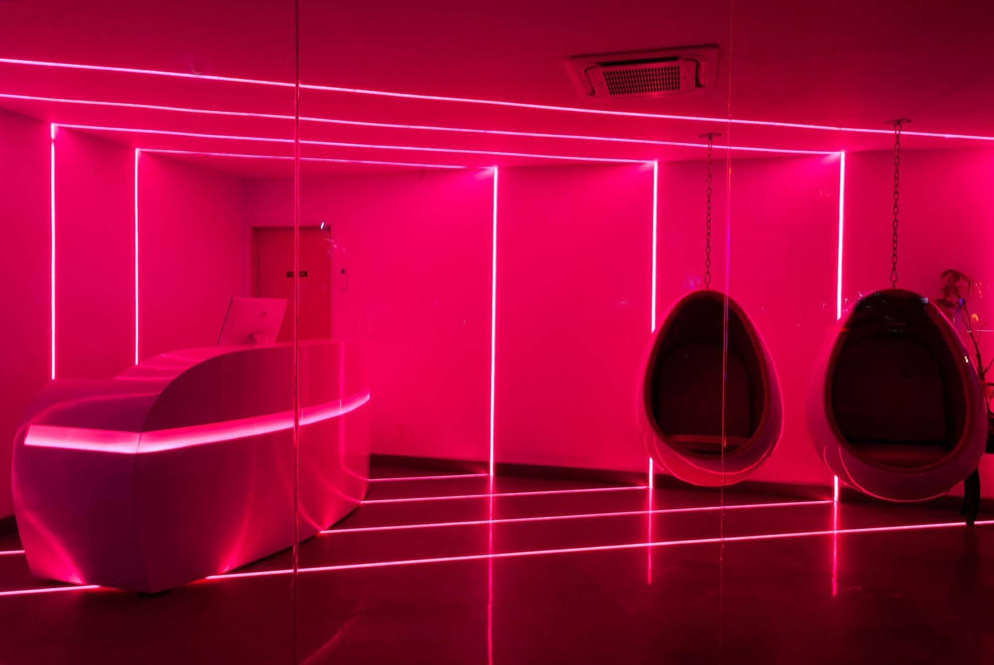 Astro Pasadena Hotel Extérieur photo