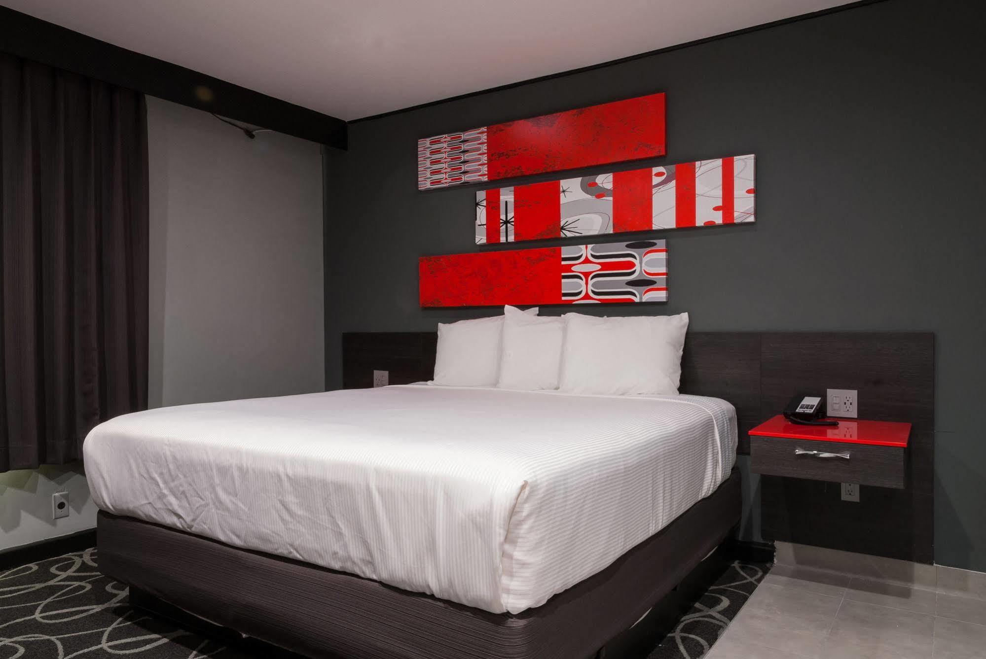 Astro Pasadena Hotel Extérieur photo
