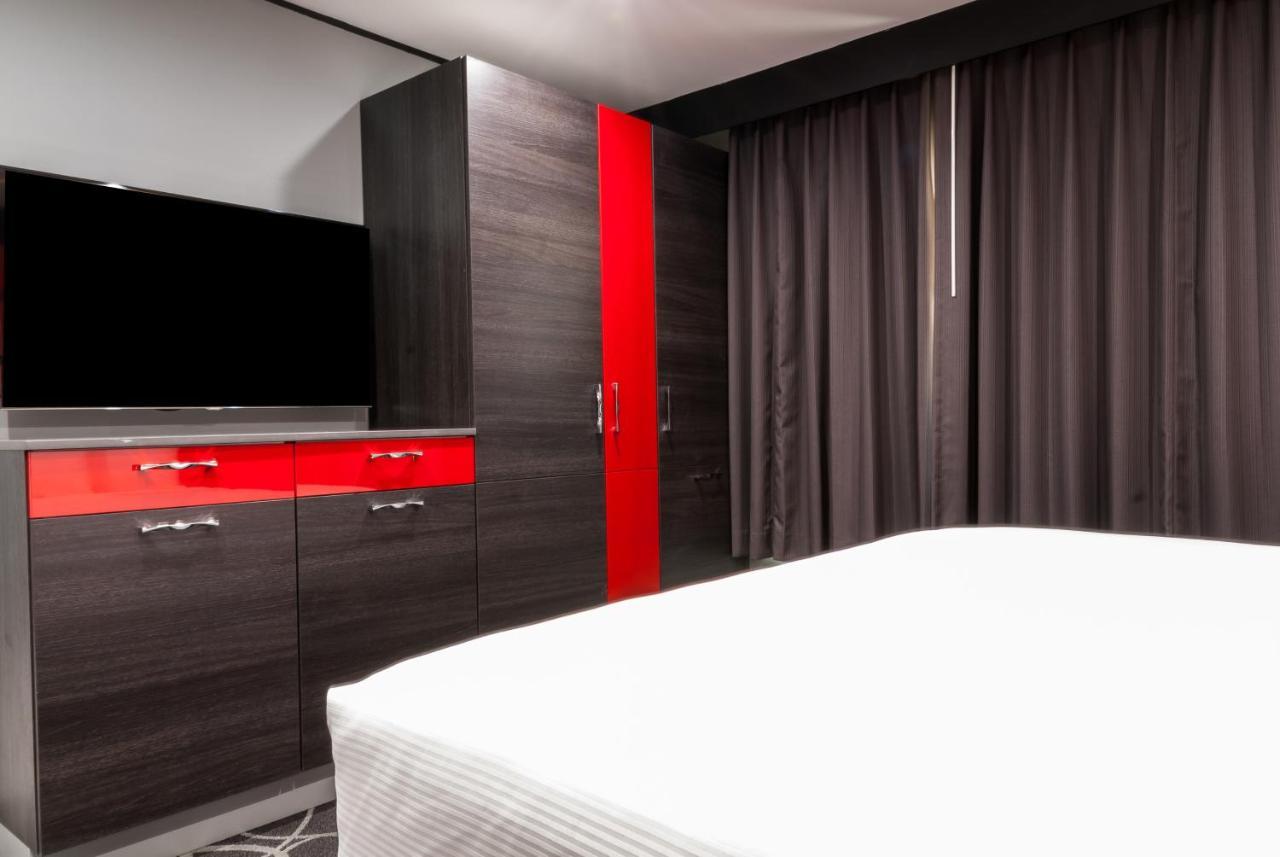 Astro Pasadena Hotel Extérieur photo