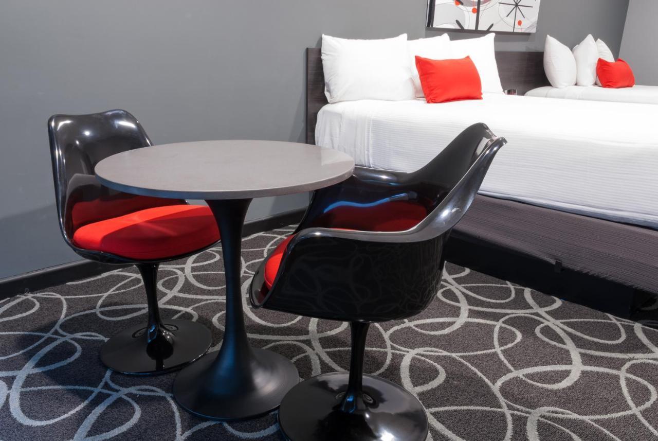 Astro Pasadena Hotel Extérieur photo